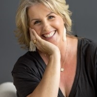 Erica Barnhart Headshot